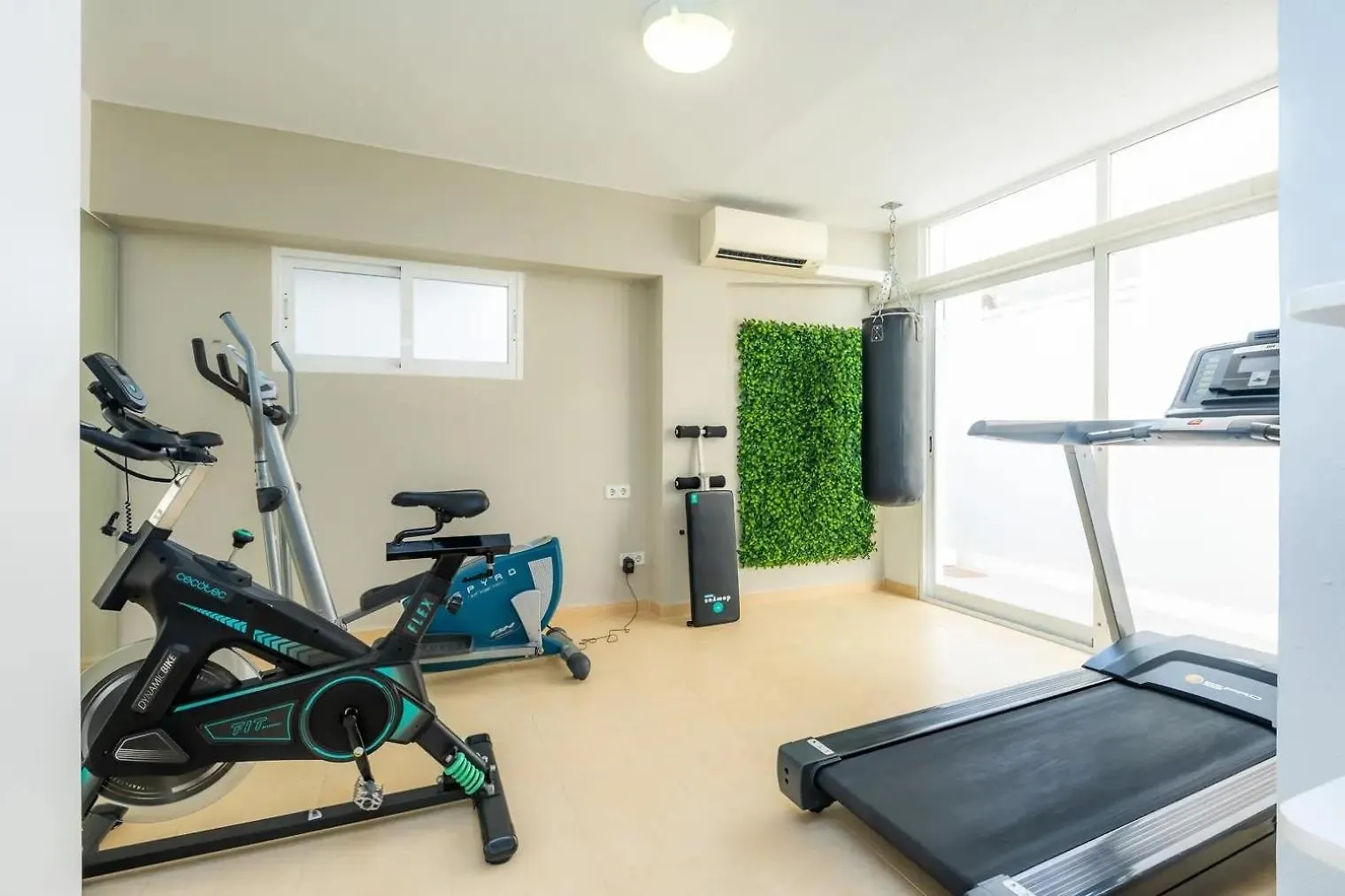 Apartamentos Alborada contacts